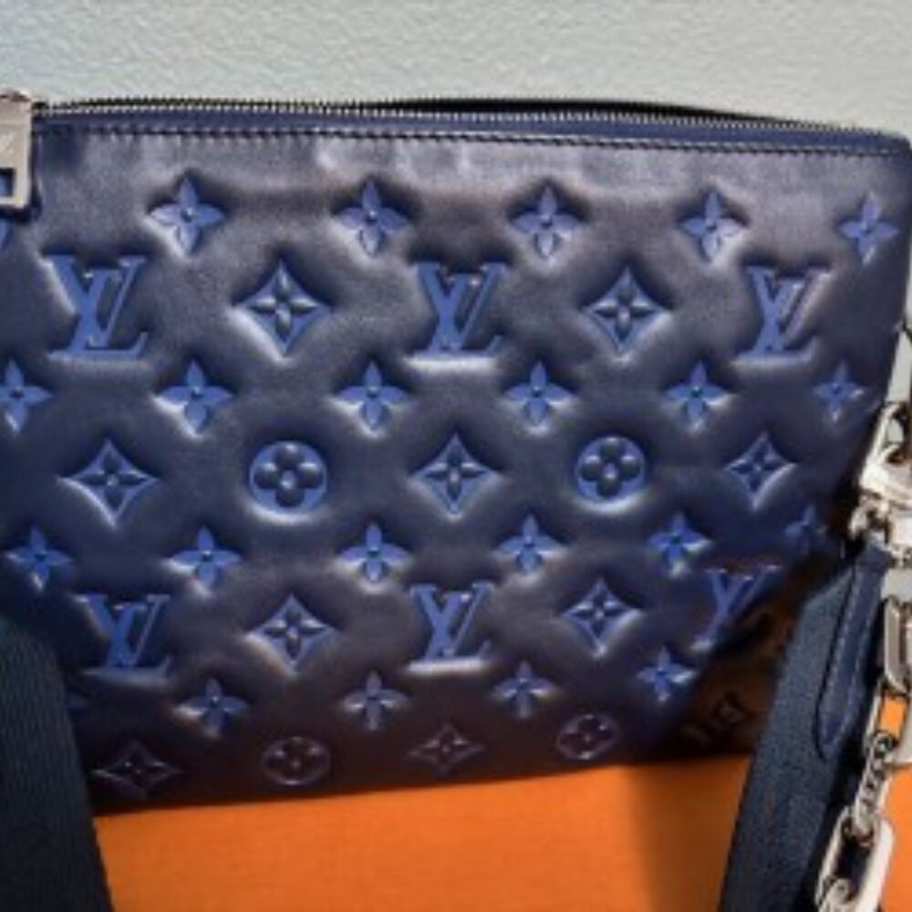 Louis Vuitton handbag, Coussin PM, #M23056, navy, 10.2 x 7.9 X 4.7 inches - Picture 2 of 5
